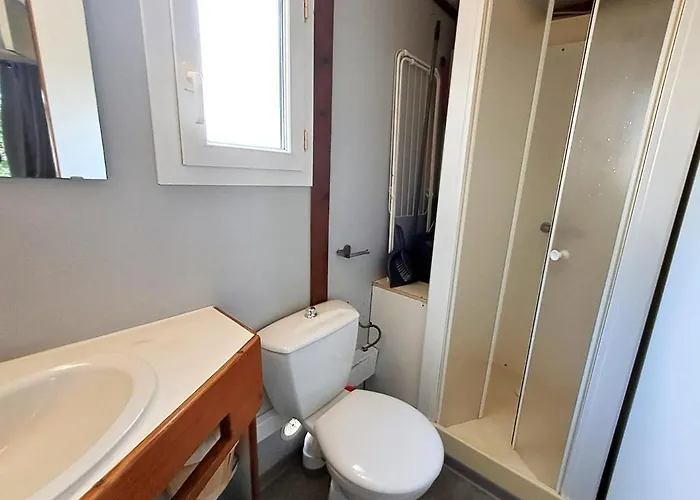 بيت للعطل Lot 10 *