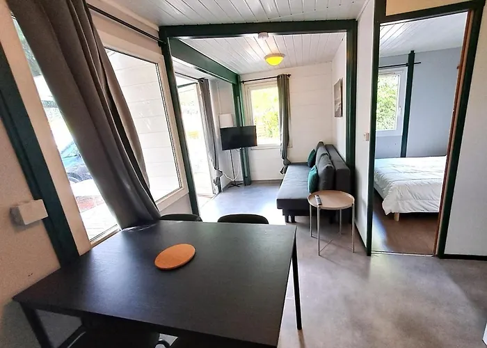 Lot 10 بيت للعطل