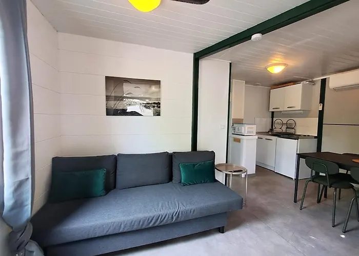 Lot 10 بيت للعطل